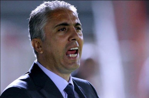 Το γυάλισμα παπουτσιών δεν είναι καψόνι σύμφωνα με τον Κωστένογλου