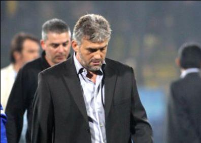 Άκαρπη σύσκεψη για το μέλλον του Τσιώλη, η… διαθήκη και η αφιέρωση του Μπόλονι