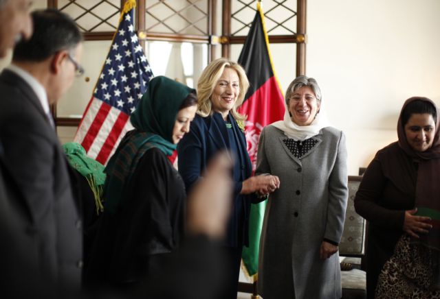 Υπάρχουν προοπτικές για ένα ειρηνικό μέλλον στο Αφγανιστάν, λέει η Χίλαρι Κλίντον