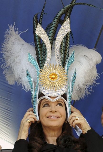 Πλώρη για δεύτερη θητεία βάζει η Κριστίνα Φερνάντες στις προεδρικές εκλογές της Αργεντινής