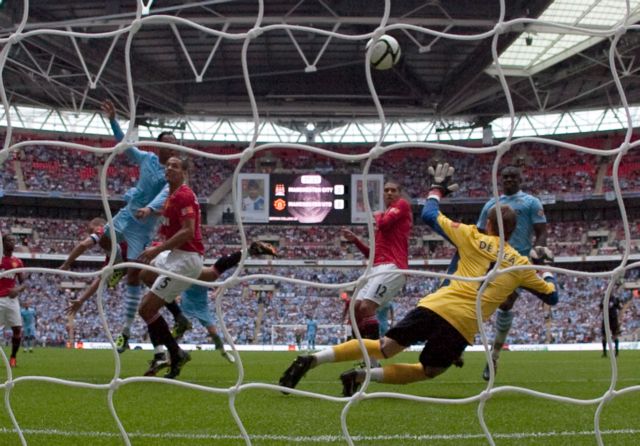 «Πολυθρόνα» για μία στο Μάντσεστερ, νέα γκέλα για τη Βέρντερ