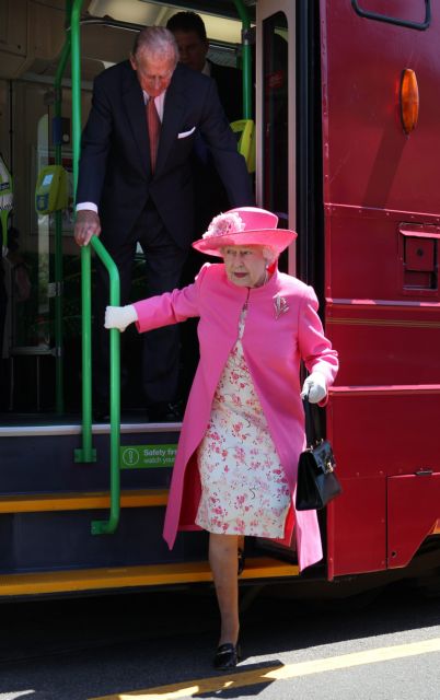 Η βασίλισσα Ελισάβετ «σταματά» τις κινητοποιήσεις των Αγανακτισμένων της Μελβούρνης