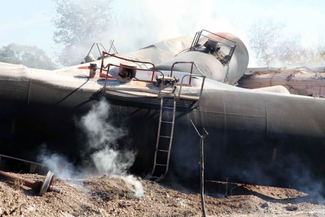 Τρένο με αιθανόλη εκτροχιάστηκε και εξερράγη στο Ιλινόι των ΗΠΑ