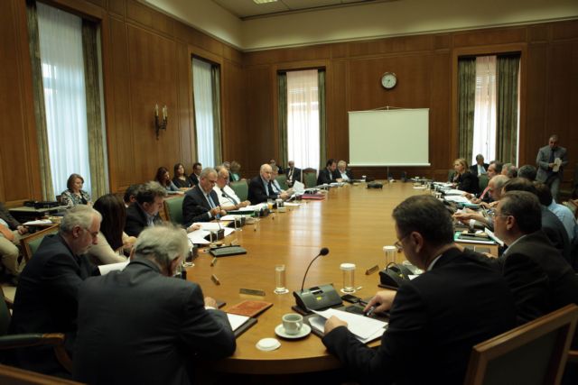 Ηχηρή πολιτική παρέμβαση τριών κορυφαίων υπουργών