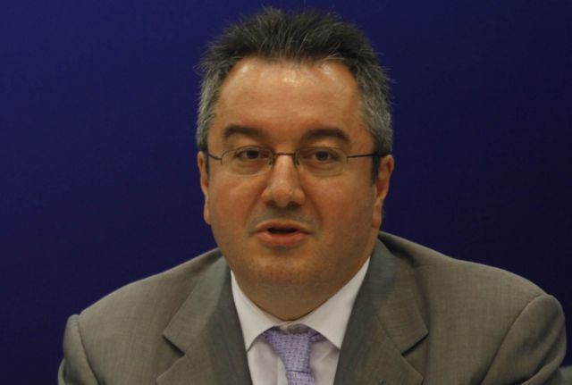 Η εποπτεία δεν απειλεί την εθνική κυριαρχία, λέει η κυβέρνηση