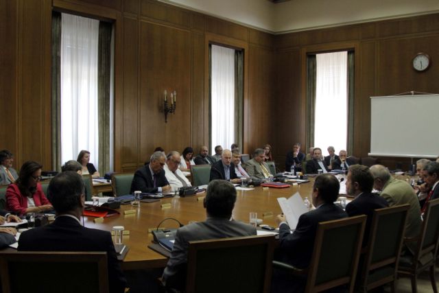 Κλειδώνουν στο Υπουργικό εφεδρεία και προϋπολογισμός