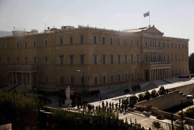 Ψηφίστηκε το νομοσχέδιο – προαπαιτούμενο της 6ης δόσης, που τελεί υπό έγκριση στο Eurogroup