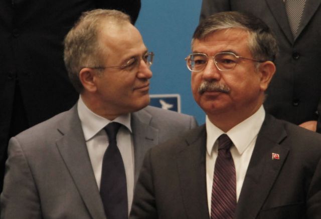 Να μειώσουμε τη δυσπιστία κάλεσε τον Τούρκο ομόλογό του ο Πάνος Μπεγλίτης