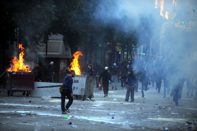 Πάνω από 400.000 ευρώ οι ζημιές σε επιχειρήσεις στο κέντρο της Αθήνας από τα επεισόδια