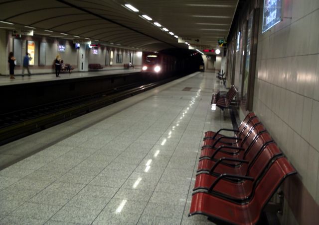 Κανονικά το μετρό, στάσεις εργασίας σε λεωφορεία, τρόλεϊ και ηλεκτρικό την Τετάρτη