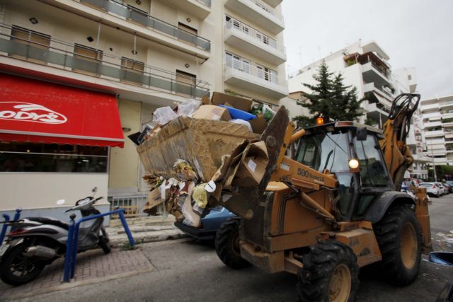 Άνοιξε από τα ΜΑΤ ο ΧΥΤΑ Φυλής, αποκομιδή σκουπιδιών από ιδιώτες
