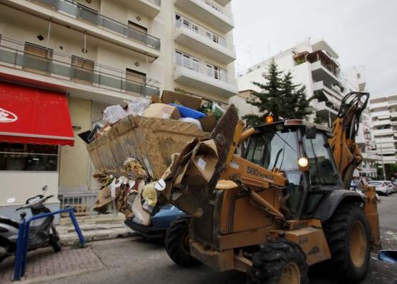 Εμπρηστική επίθεση σε ιδιωτικό απορριμματοφόρο στη Νέα Ιωνία