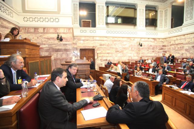 Πυρ ομαδόν της Αντιπολίτευσης κατά του «αναγκαίου για την 6η δόση» πολυνομοσχεδίου