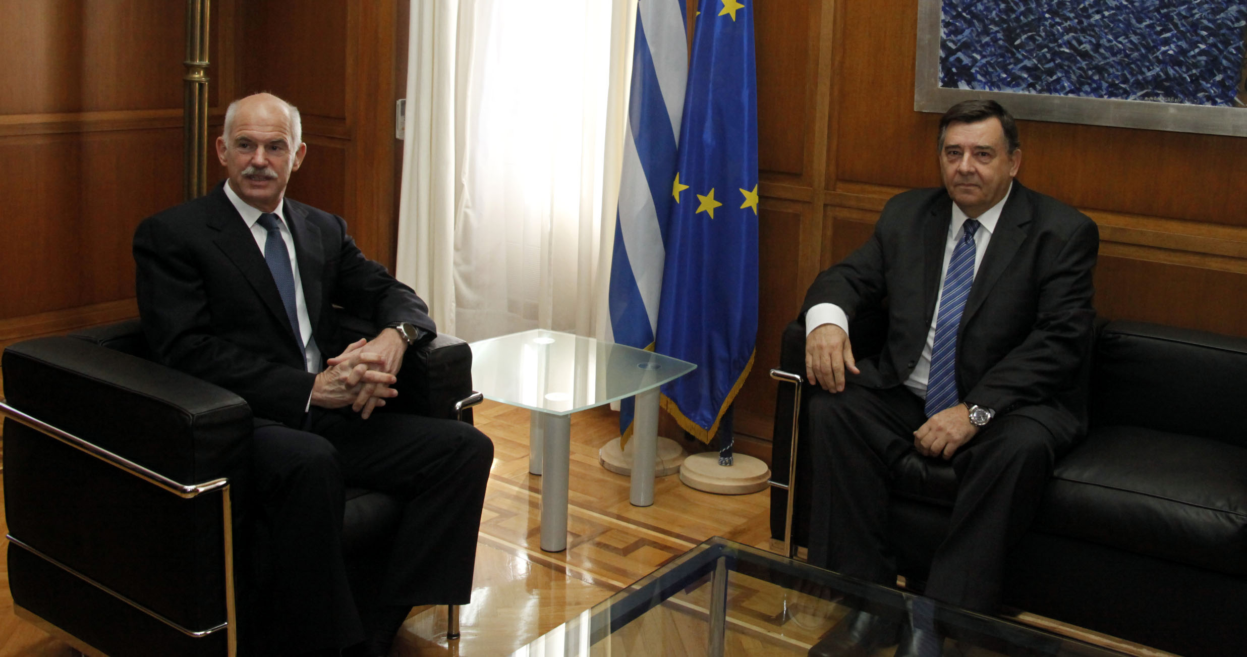 Υπευθυνότητα από Παπανδρέου και Σαμαρά ζήτησε ο Γιώργος Καρατζαφέρης