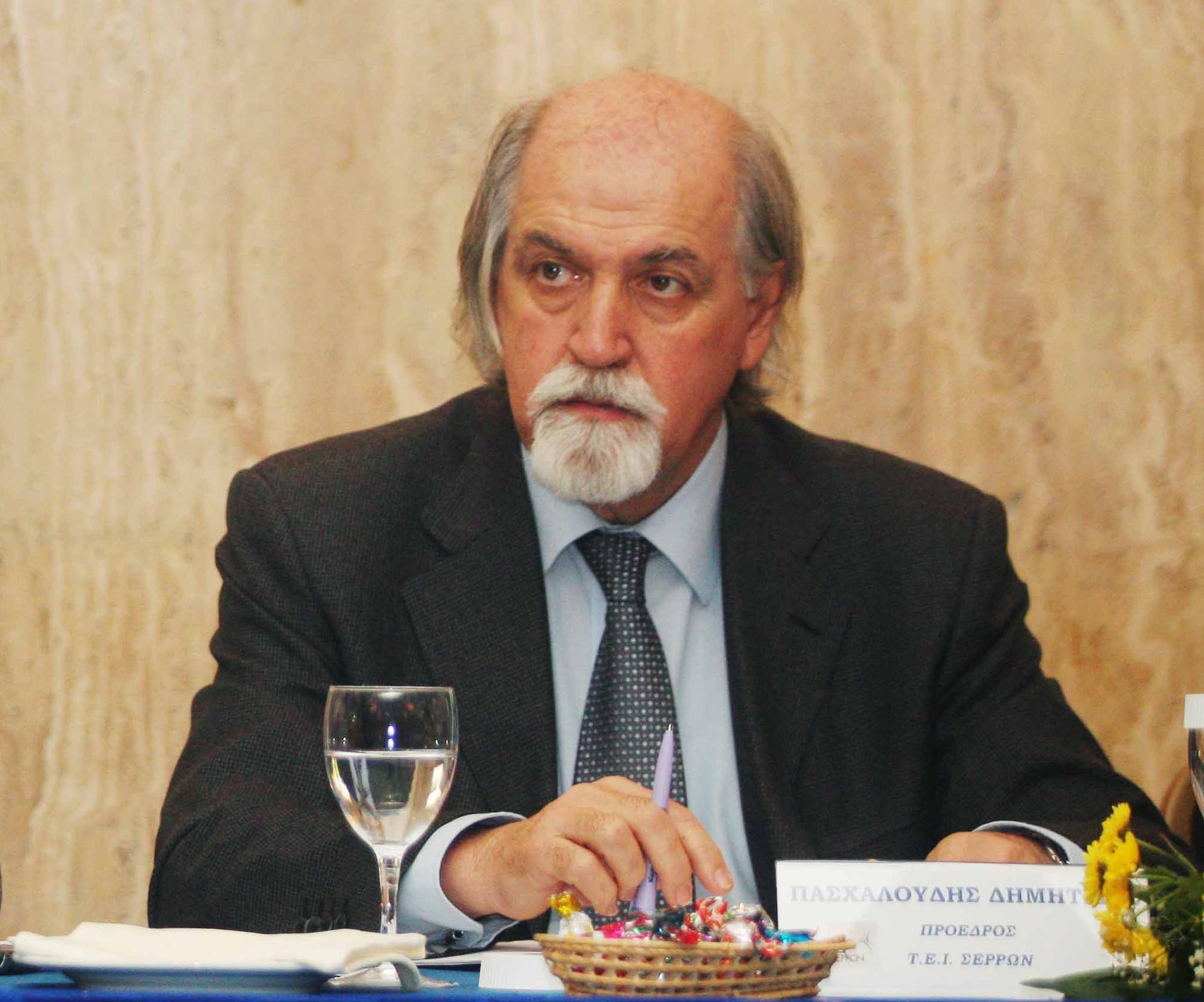 Σπουδαστές απέκλεισαν στο γραφείο του τον πρόεδρο του ΤΕΙ Πατρών