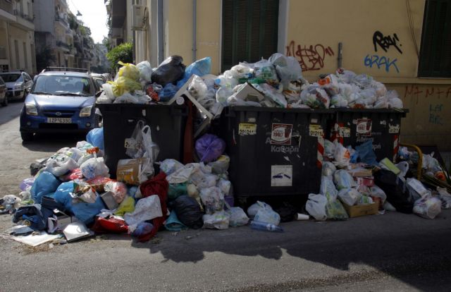 Υπό κατάληψη παραμένει ο ΧΥΤΑ Φυλής, πλημμυρισμένοι από σκουπίδια οι δρόμοι