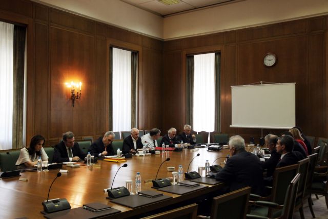 Η Ελλάδα «θα αποδεχθεί ό,τι βελτιώνει τη συμφωνία της 21ης Ιουλίου», λέει η κυβέρνηση