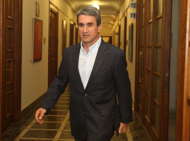 Προειδοποίηση Λοβέρδου προς φαρμακοβιομηχανίες για τη μείωση της δαπάνης