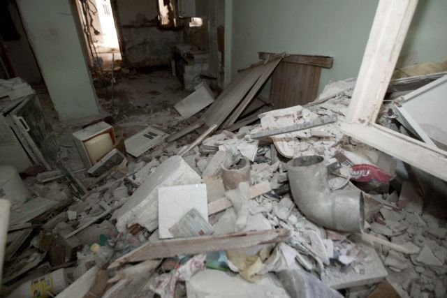 «Καθαρά» τα όπλα που βρέθηκαν στο διαμέρισμα της Θεσσαλονίκης μετά την έκρηξη