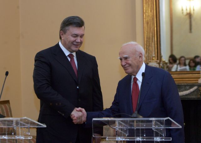 Σε δύσκολους καιρούς χρειάζεται η αλληλοβοήθεια, είπε στον Κ.Παπούλια ο Ουκρανός πρόεδρος