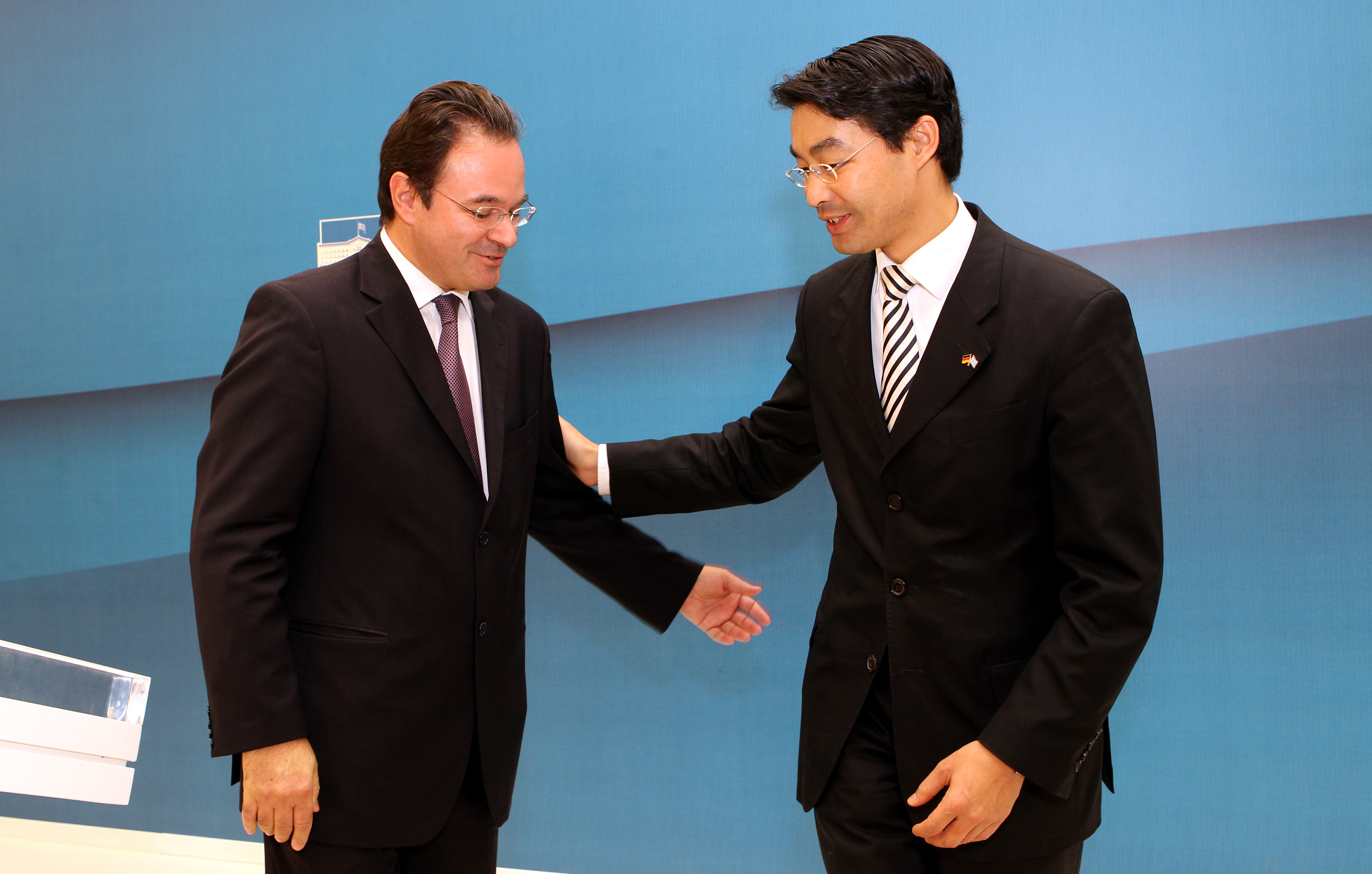 Το σχέδιο «Ήλιος» επί τάπητος στη συνάντηση Ρέσλερ-Παπακωνσταντίνου