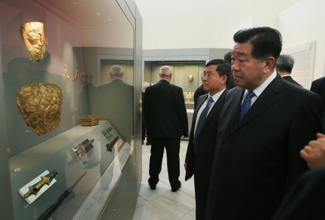 «Σε νέο επίπεδο η συνεργασία με την Ελλάδα» λέει ο πρόεδρος της κινεζικής Γερουσίας