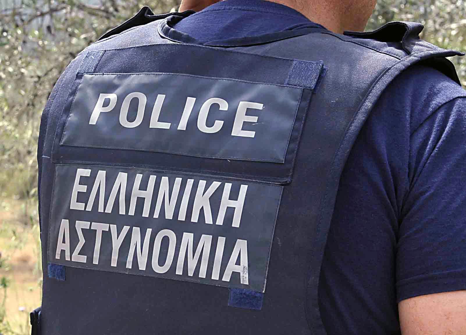Τρεις προσαγωγές για ληστείες σε σπίτια με την απειλή καλάσνικοφ