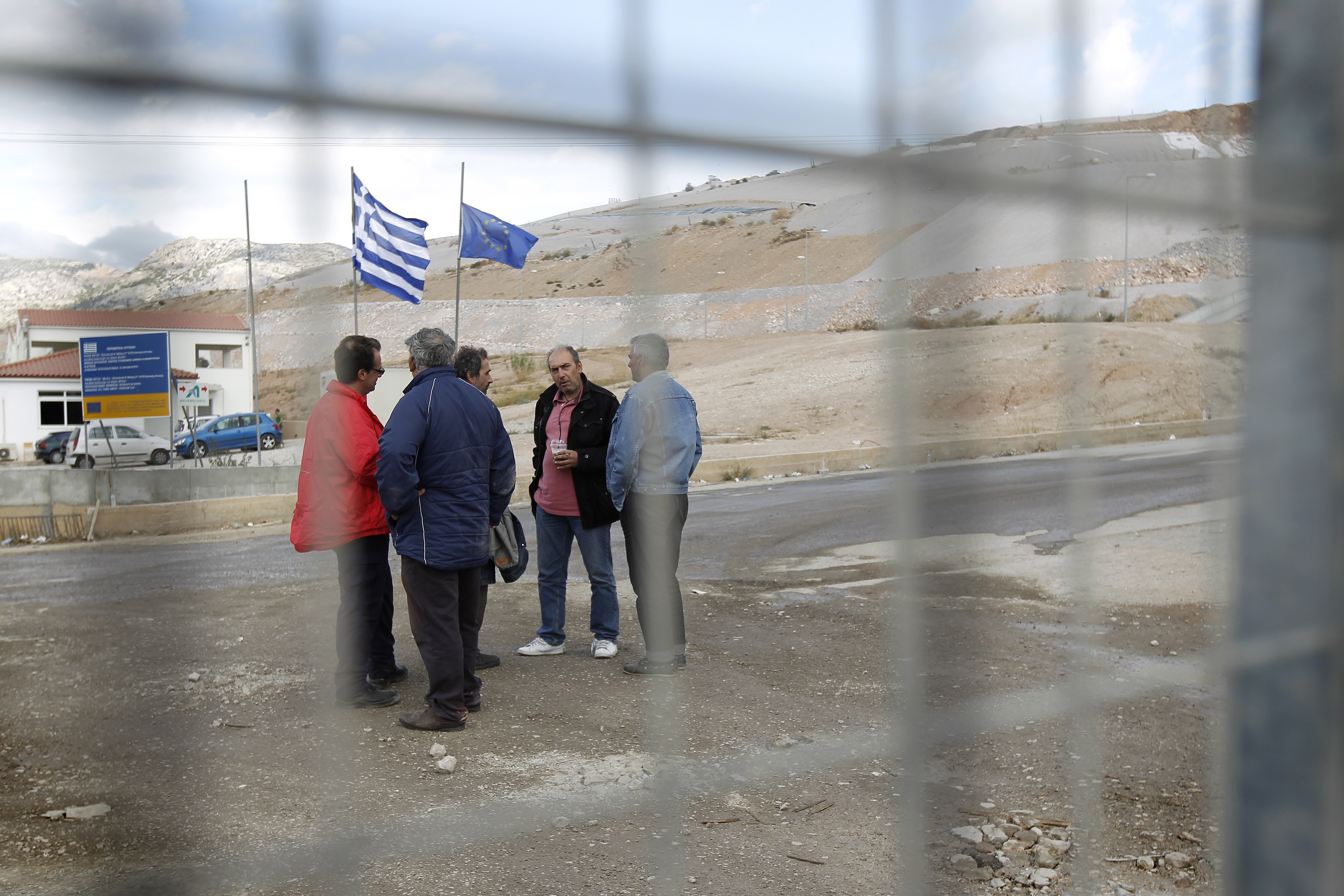 Eκδόθηκε η υγειονομική διάταξη για την επείγουσα αποκομιδή των σκουπιδιών