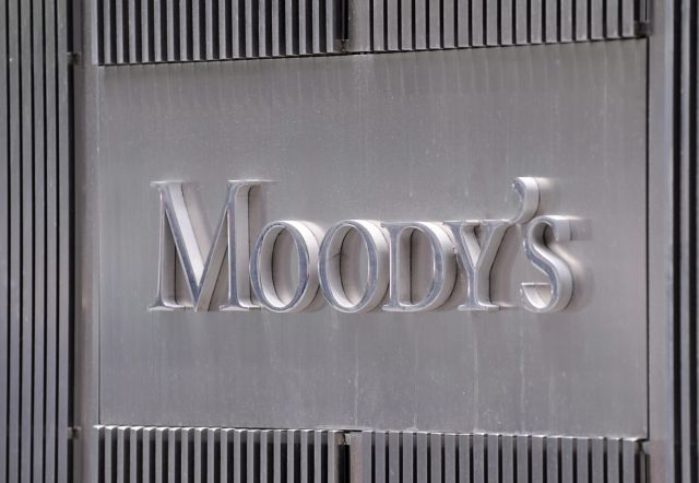 Με υποβάθμιση απειλεί η Moody’s τις χώρες της Ευρωζώνης χωρίς άριστη αξιολόγηση
