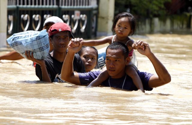 Δεύτερος ισχυρός τυφώνας σαρώνει το βόρειο τμήμα των Φιλιππίνων