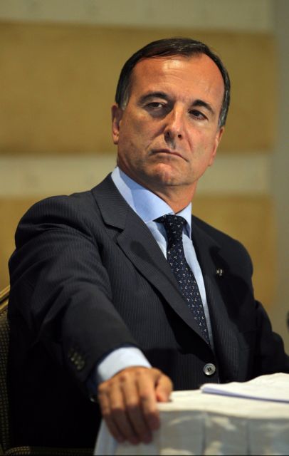 «Όχι σε διμερείς άξονες» λέει η Ιταλία μετά τη συνάντηση Μέρκελ-Σαρκοζί