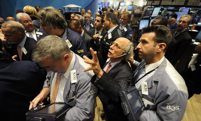 Μεικτά πρόσημα στη Γουόλ Στριτ την Πέμπτη, στο πράσινο τα ευρωπαϊκά χρηματιστήρια