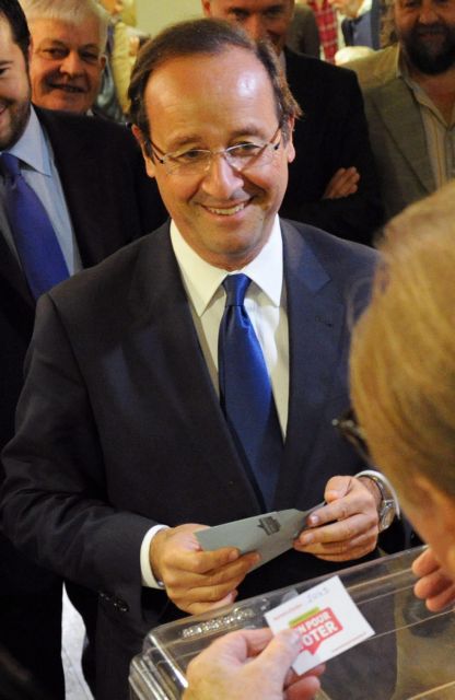 Ο Φρανσουά Ολάντ προηγείται στις κάλπες για το χρίσμα των Σοσιαλιστών