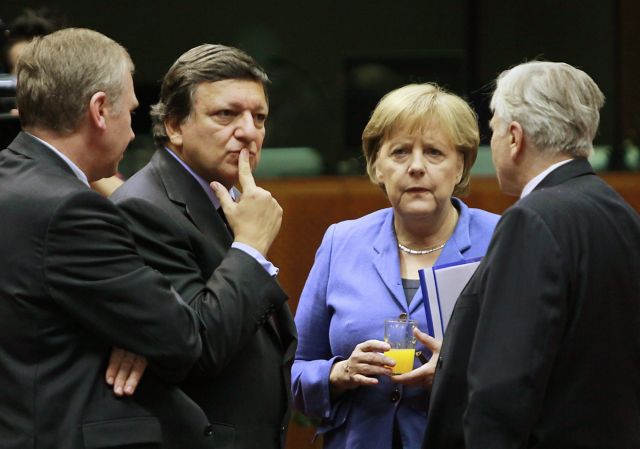 Κορυφώνεται η αγωνία εν όψει των αποφάσεων για το ελληνικό χρέος