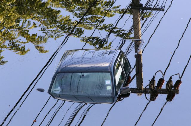 Πλημμυρισμένες παραμένουν μεγάλες περιοχές στην πρωτεύουσα της Ταϊλάνδης