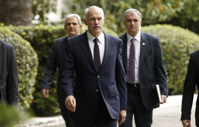 Ποια σενάρια μελετά ο πρωθυπουργός για να καθησυχάσει το εσωτερικό μέτωπο