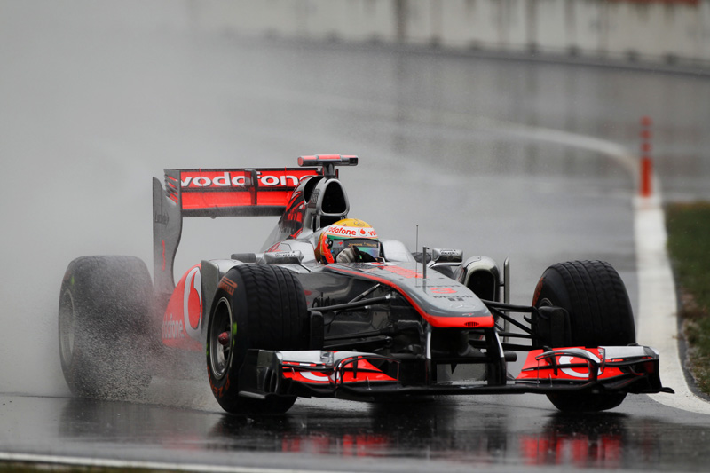 F1 – GP Κορέας 2011, ΕΔ1-2: Ο Lewis Hamilton ταχύτερος στη βροχή
