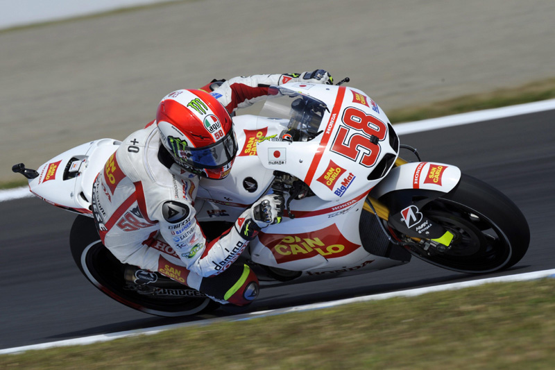 Ο Marco Simoncelli στη σέλα της νέας Honda RC213V