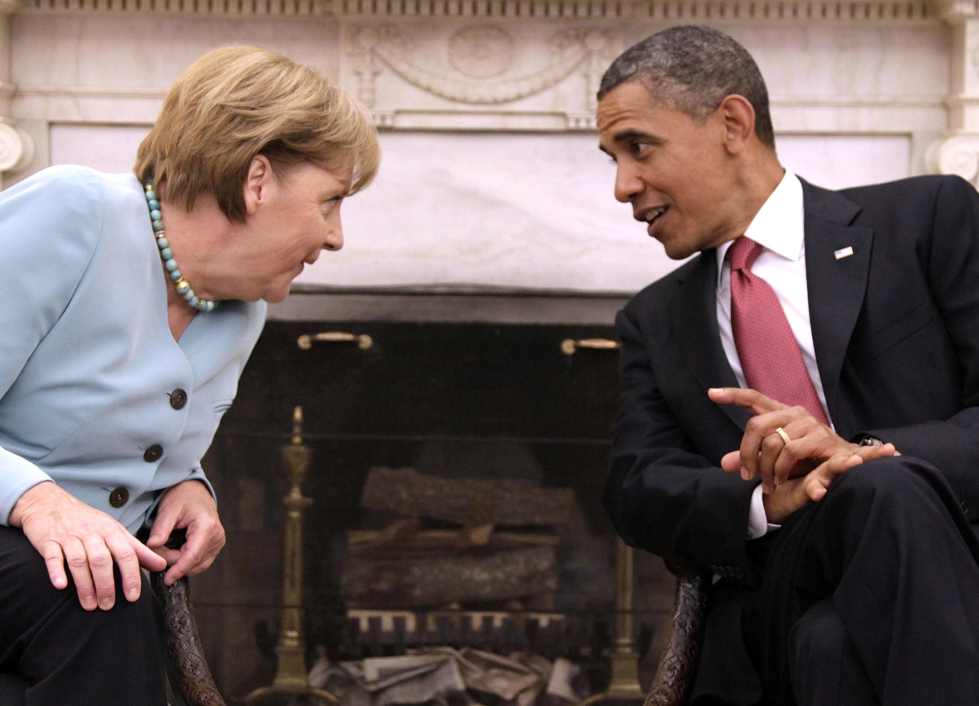 Tηλεφωνική επικοινωνία Μέρκελ-Ομπάμα για την κρίση χρέους στην ευρωζώνη