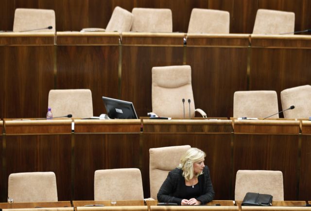 Συνομιλίες τη Δευτέρα στη Σλοβακία για τον σχηματισμό μεταβατικής κυβέρνησης