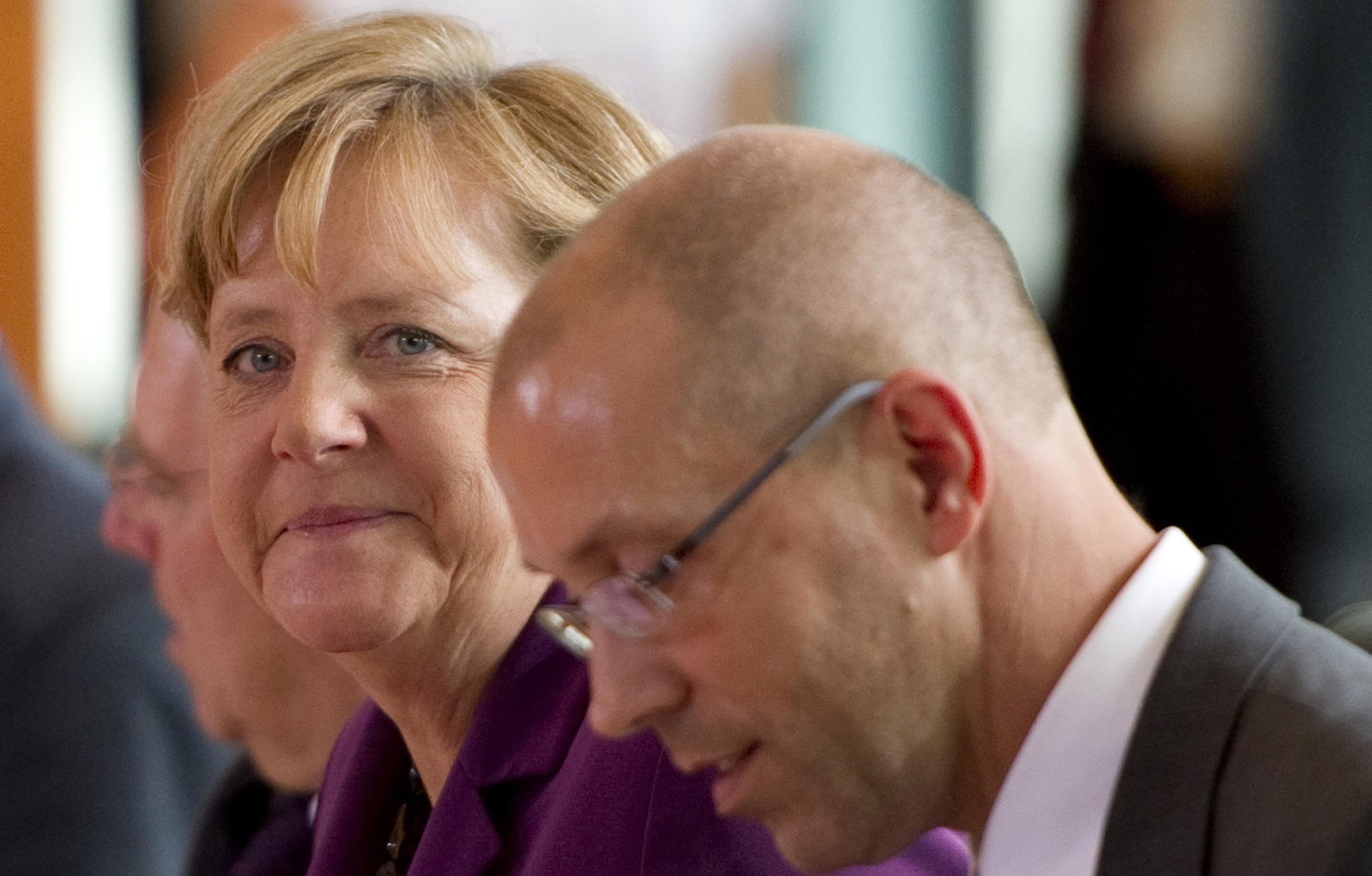 Κατάρτιση ευρωπαϊκού σχεδίου για τις τράπεζες πριν τη Σύνοδο Κορυφής ζητά ο Γ.Άσμουσεν