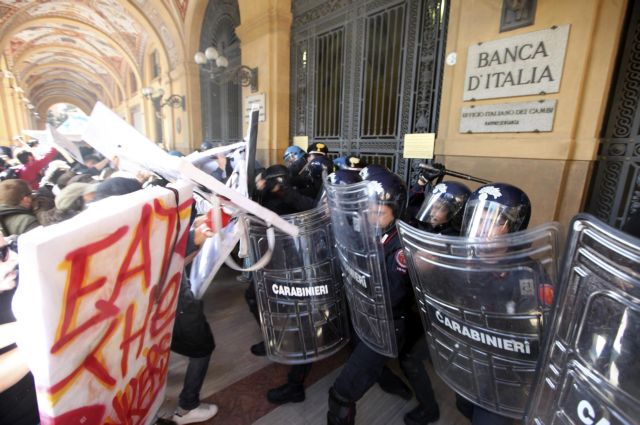 Με μικρότερο κόστος βγήκε στις αγορές την Πέμπτη η Ιταλία