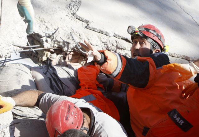 Αυξάνεται συνεχώς ο αριθμός των νεκρών από το σεισμό στην Τουρκία