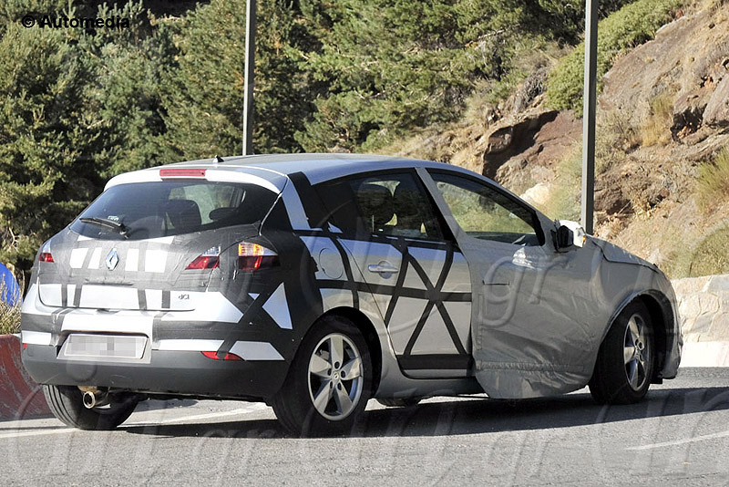 Renault Megane 2012: Ανασύνταξη δυνάμεων