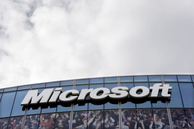 Η Microsoft (ξανα)σκέφτεται να εξαγοράσει την Yahoo