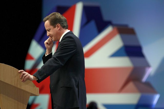 Για παγκόσμια ύφεση προειδοποιεί ο Κάμερον στο συνέδριο των Τόρις