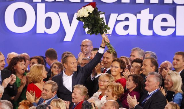 Προβάδισμα στον συνασπισμό του Ντόναλντ Τουσκ δίνουν τα exit poll στην Πολωνία