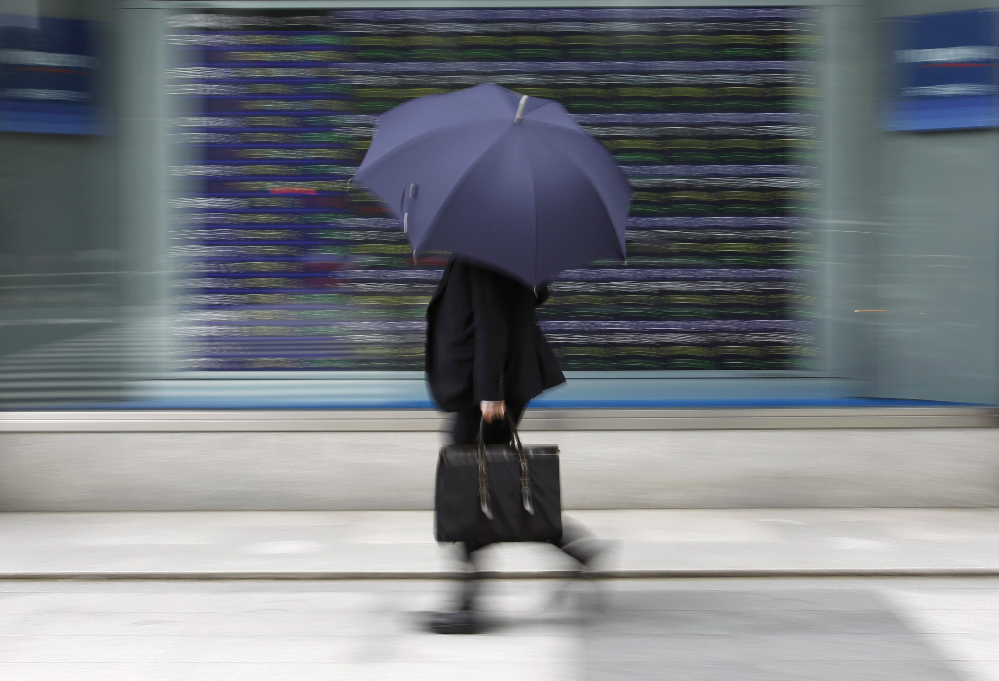 Βουτιά στο Χρηματιστήριο μετά την αναβολή της απόφασης για την 6η δόση