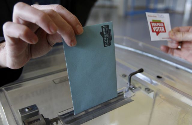 Αναμέτρηση Ολάντ-Ομπρί για το προεδρικό χρίσμα των Σοσιαλιστών