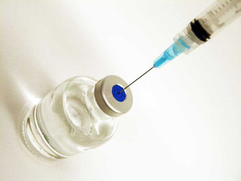 Επανεξέταση της αποτελεσματικότητας των αντιγριπικών εμβολίων, προτείνει Αμερικανός επιδημιολόγος